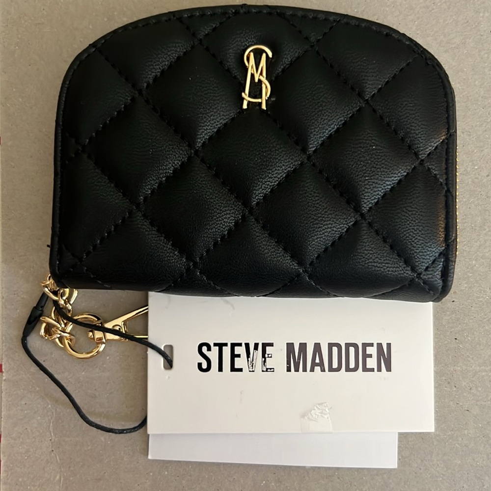 NWT Steve Madden Black and Gold Quilted Wallet with Chain Attachment